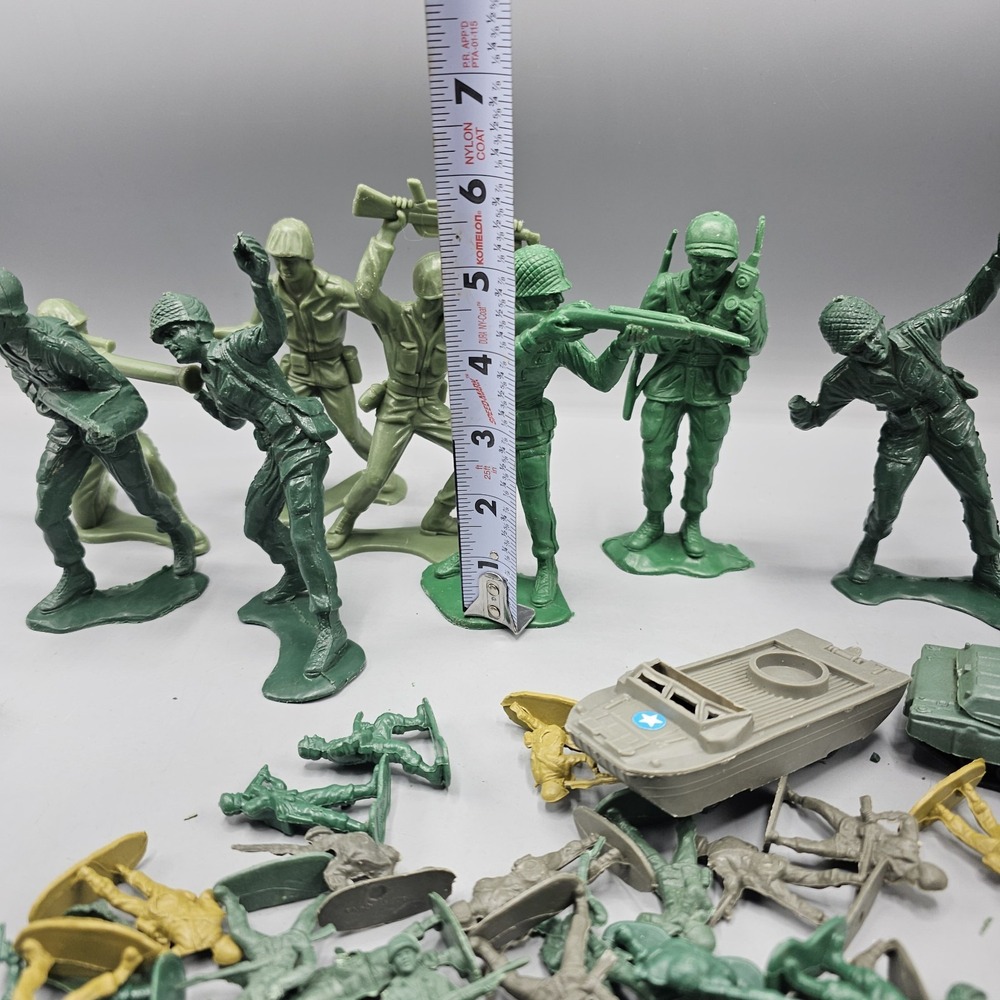 Lot of Tim Mee & Misc Brand Arny Soldiers Assorted Sizes Green Action Figures - Picture 9 of 9